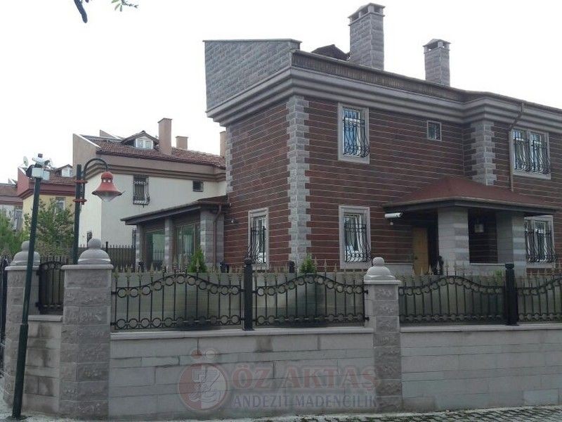 Villa Andezit Taşı